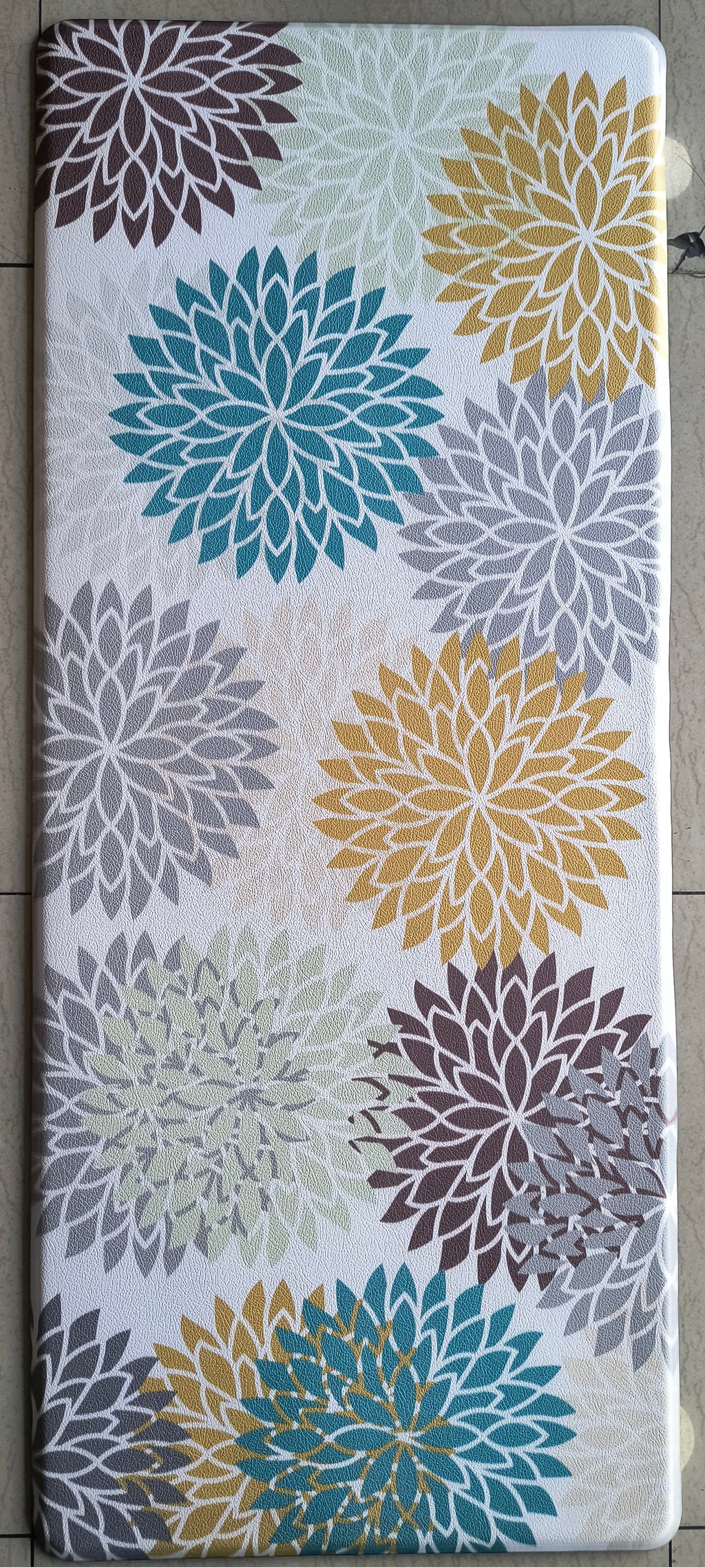 Alfombra Vinílica Cocina 120x50 cm con Memory Foam – Diseño Flores Crisantemo
