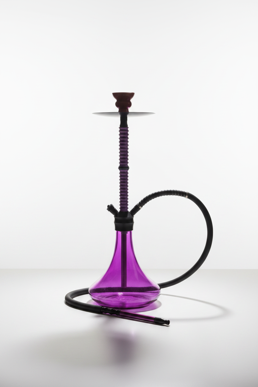 Cachimba hookah morada con iluminación de estudio profesional